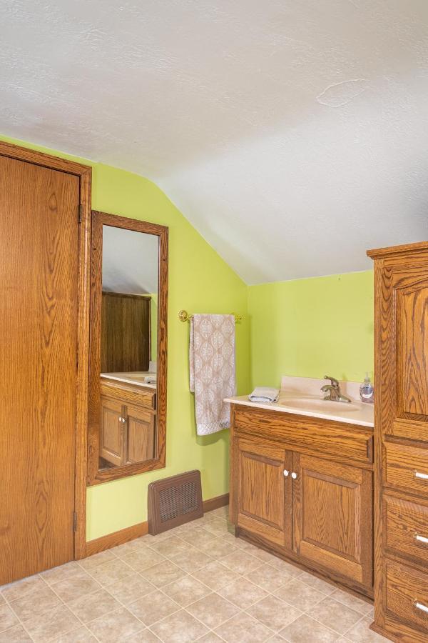 Weaver Ridge Manor Villa Millersburg Esterno foto